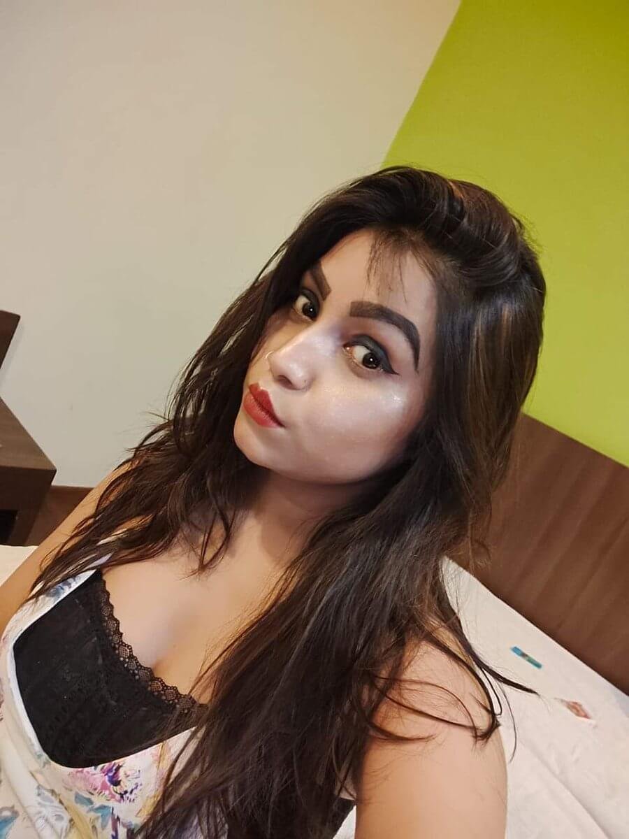 Escort Service Arzoo In Delhi